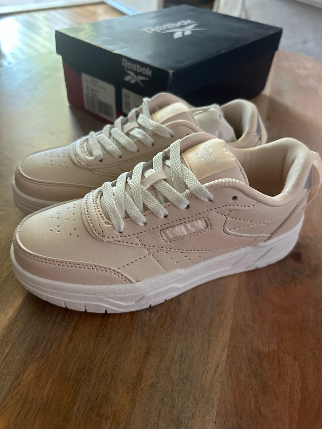 New In Box Reebok Girls Tech Geo Sneaker Blush/White/Silver Sz 3m